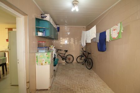 Casa à venda com 120m², 4 quartos e 4 vagasCasa 1 - Área de Serviço