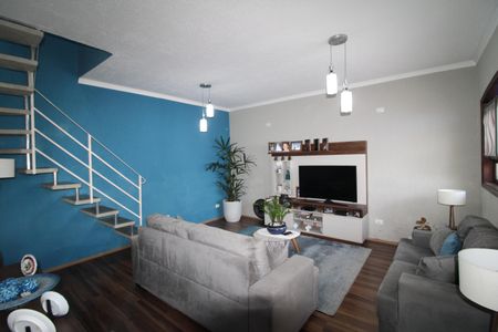 Casa à venda com 120m², 4 quartos e 4 vagasCasa 2 - Sala