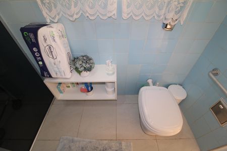 Casa à venda com 120m², 4 quartos e 4 vagasCasa 1 - Banheiro de Serviço