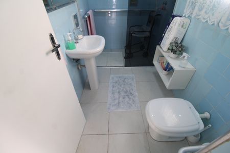 Casa à venda com 120m², 4 quartos e 4 vagasCasa 1 - Banheiro de Serviço