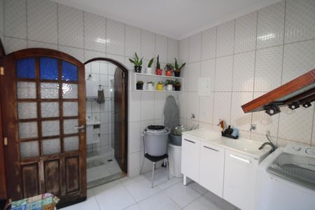 Casa à venda com 120m², 4 quartos e 4 vagasCasa 2 - Área de Serviço