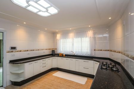 Casa à venda com 229m², 4 quartos e 3 vagasCozinha 1