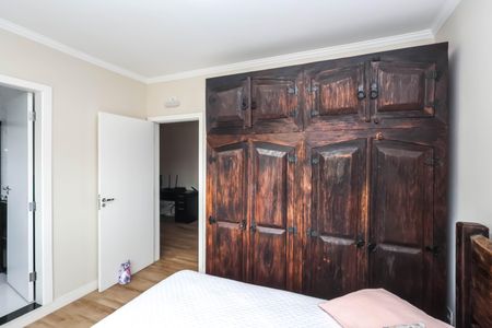 Casa à venda com 229m², 4 quartos e 3 vagasSuíte 2