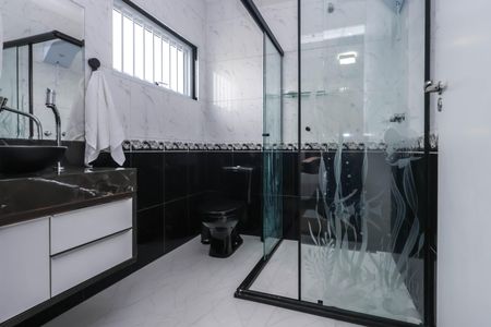 Casa à venda com 229m², 4 quartos e 3 vagasBanheiro da Suíte 2