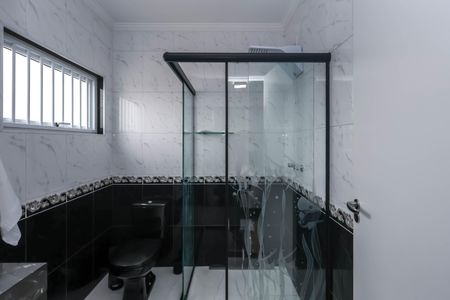 Casa à venda com 229m², 4 quartos e 3 vagasBanheiro da Suíte 2