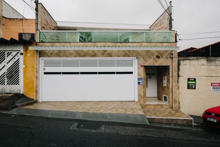 Casa à venda com 229m², 4 quartos e 3 vagasFachada