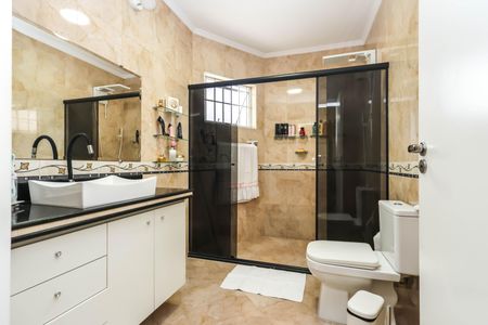 Casa à venda com 229m², 4 quartos e 3 vagasBanheiro da Suíte 4