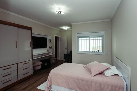 Casa à venda com 229m², 4 quartos e 3 vagasSuíte 3