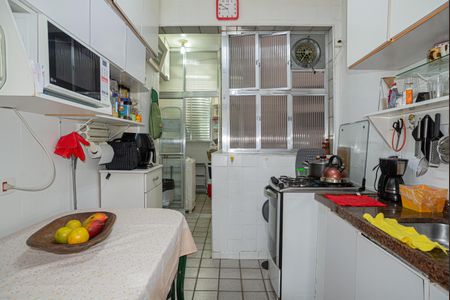 Apartamento à venda com 96m², 2 quartos e sem vagaCozinha