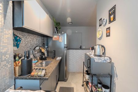 Studio para alugar com 30m², 1 quarto e sem vaga Studio para alugar com 30m², 1 quarto e sem vagaCozinha e Área de Serviço