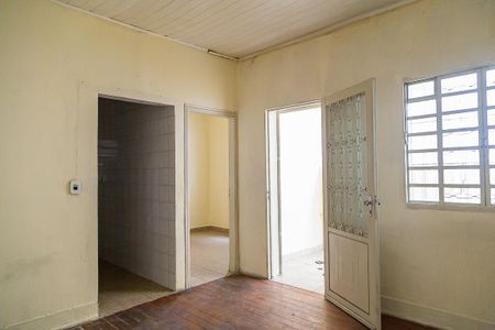 Casa à venda com 165m², 2 quartos e 1 vaga Casa à venda com 165m², 2 quartos e 1 vagaSala