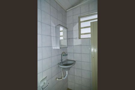 Casa à venda com 165m², 2 quartos e 1 vaga Casa à venda com 165m², 2 quartos e 1 vagaBanheiro