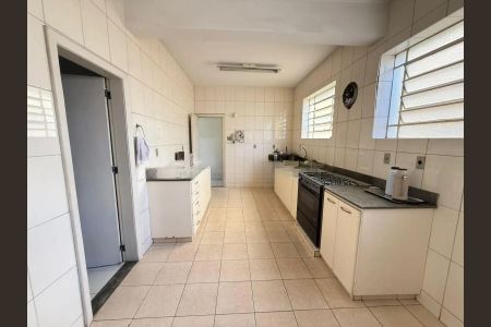 Casa para alugar com 389m², 6 quartos e 2 vagas