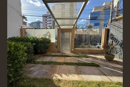 Casa para alugar com 389m², 6 quartos e 2 vagas