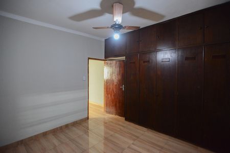 Casa para alugar com 220m², 3 quartos e 1 vagaQuarto 1
