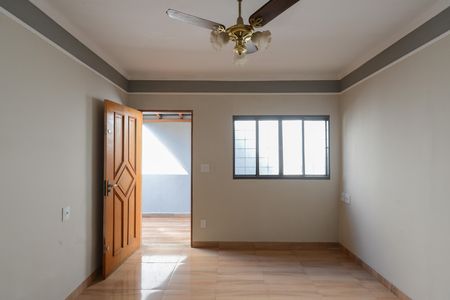Casa para alugar com 220m², 3 quartos e 1 vagaSala