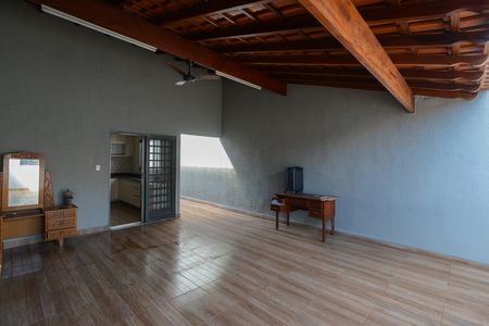 Casa para alugar com 220m², 3 quartos e 1 vagaÁrea de Serviço