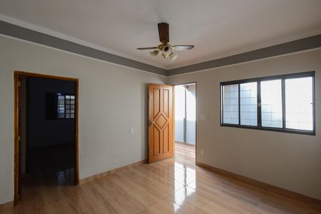 Casa para alugar com 220m², 3 quartos e 1 vagaSala