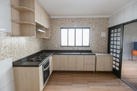 Casa para alugar com 220m², 3 quartos e 1 vagaCozinha