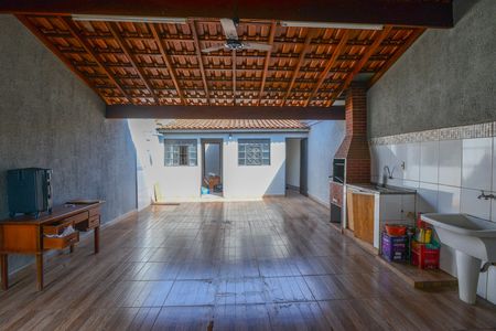 Casa para alugar com 220m², 3 quartos e 1 vagaÁrea de Serviço