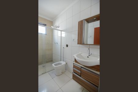 Casa para alugar com 220m², 3 quartos e 1 vagaBanheiro