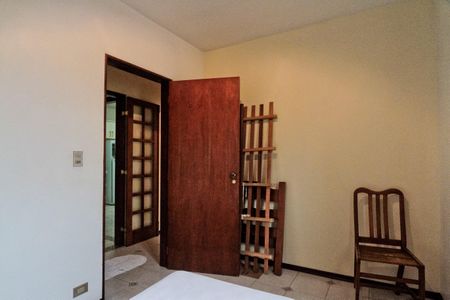 Casa à venda com 320m², 3 quartos e 10 vagasQuarto 2