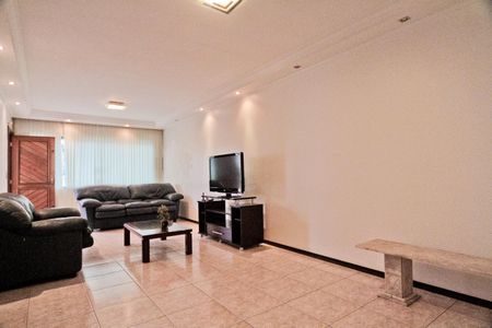 Casa à venda com 320m², 3 quartos e 10 vagasSala