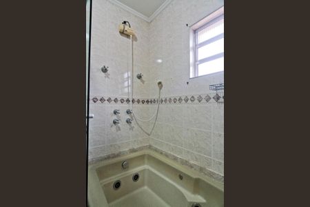 Casa à venda com 320m², 3 quartos e 10 vagasBanheiro da Suíte