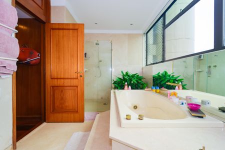 Apartamento para alugar com 520m², 3 quartos e 4 vagasBanheiro da Suíte 1