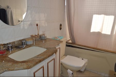 Apartamento à venda com 117m², 3 quartos e 2 vagasBanheiro Social