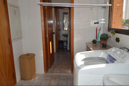 Apartamento à venda com 117m², 3 quartos e 2 vagasÁrea de Serviço