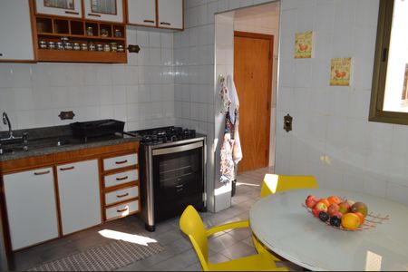 Apartamento à venda com 117m², 3 quartos e 2 vagasCozinha