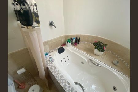 Apartamento à venda com 180m², 2 quartos e 2 vagas