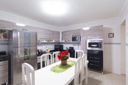 Casa à venda com 268m², 4 quartos e 2 vagas Casa à venda com 268m², 4 quartos e 2 vagasCozinha