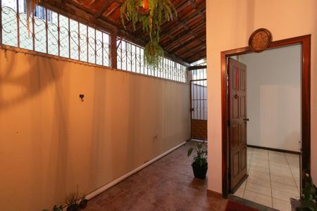Casa de condomínio à venda com 60m², 2 quartos e 1 vagaÁrea comum