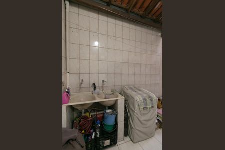 Casa de condomínio à venda com 60m², 2 quartos e 1 vagaÁrea de Serviço