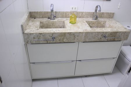 Casa para alugar com 213m², 3 quartos e 2 vagasBanheiro da Suíte 2