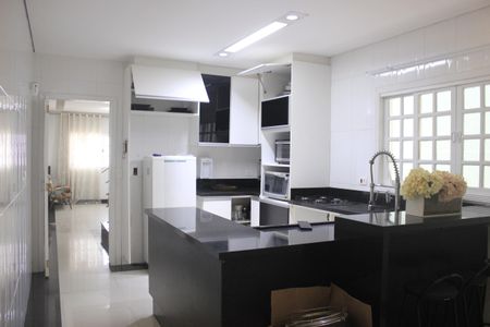 Casa para alugar com 213m², 3 quartos e 2 vagasCozinha