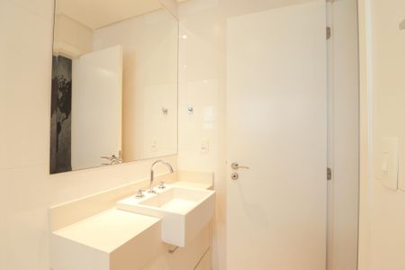 Apartamento à venda com 146m², 3 quartos e 4 vagasBanheiro da Suíte 1
