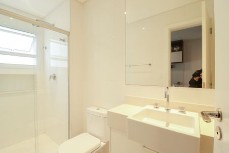 Apartamento à venda com 146m², 3 quartos e 4 vagasBanheiro da Suíte 1