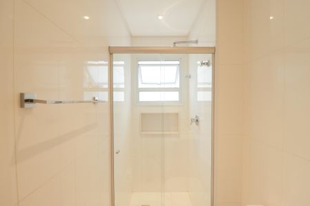 Apartamento à venda com 146m², 3 quartos e 4 vagasBanheiro da Suíte 1