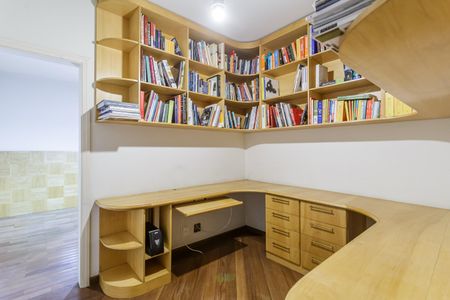 Apartamento à venda com 135m², 2 quartos e 2 vagas Apartamento à venda com 135m², 2 quartos e 2 vagasCorredor