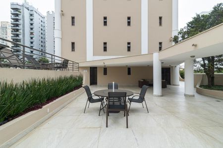 Apartamento à venda com 135m², 2 quartos e 2 vagasÁrea externa