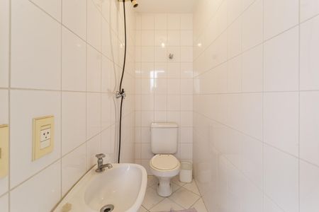 Apartamento à venda com 135m², 2 quartos e 2 vagas Apartamento à venda com 135m², 2 quartos e 2 vagasBanheiro de serviço