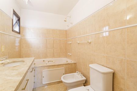 Apartamento à venda com 135m², 2 quartos e 2 vagas Apartamento à venda com 135m², 2 quartos e 2 vagasBanheiro da Suíte 1