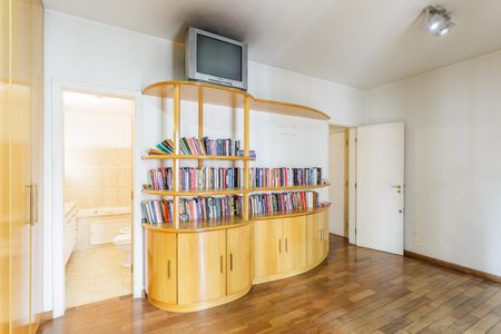 Apartamento à venda com 135m², 2 quartos e 2 vagas Apartamento à venda com 135m², 2 quartos e 2 vagasSuíte 1