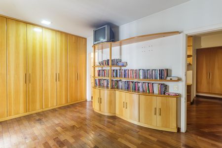 Apartamento à venda com 135m², 2 quartos e 2 vagas Apartamento à venda com 135m², 2 quartos e 2 vagasSuíte 1