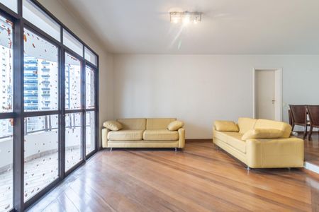 Apartamento à venda com 135m², 2 quartos e 2 vagasSala