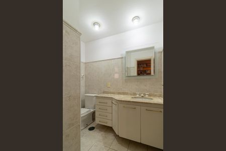 Apartamento à venda com 135m², 2 quartos e 2 vagasBanheiro da Suíte 2