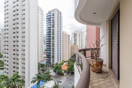 Apartamento à venda com 135m², 2 quartos e 2 vagas Apartamento à venda com 135m², 2 quartos e 2 vagasVaranda